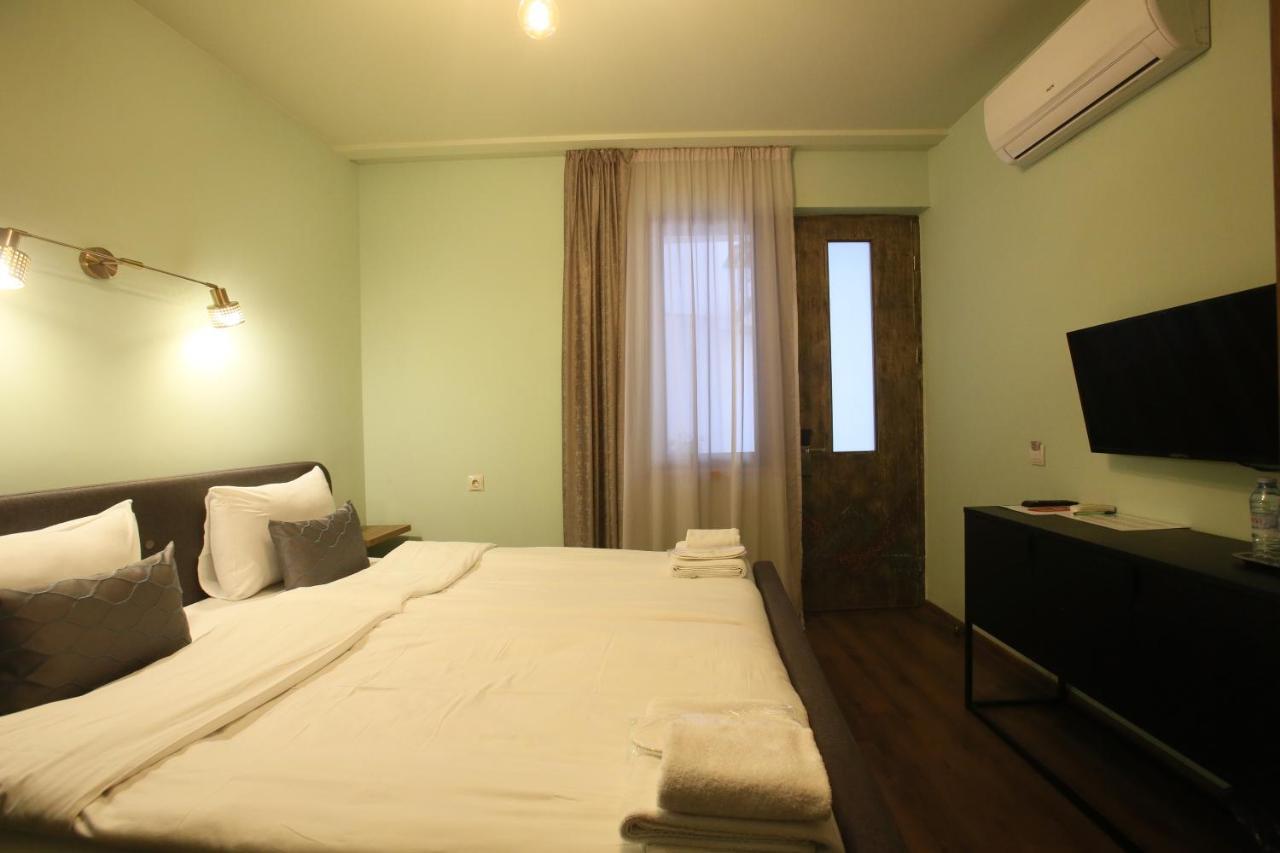 Boutique Kosher Hotel Tourfa Tbilisi Esterno foto